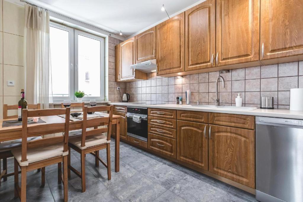 Apartament Niecala Queens Superior Люблин Экстерьер фото